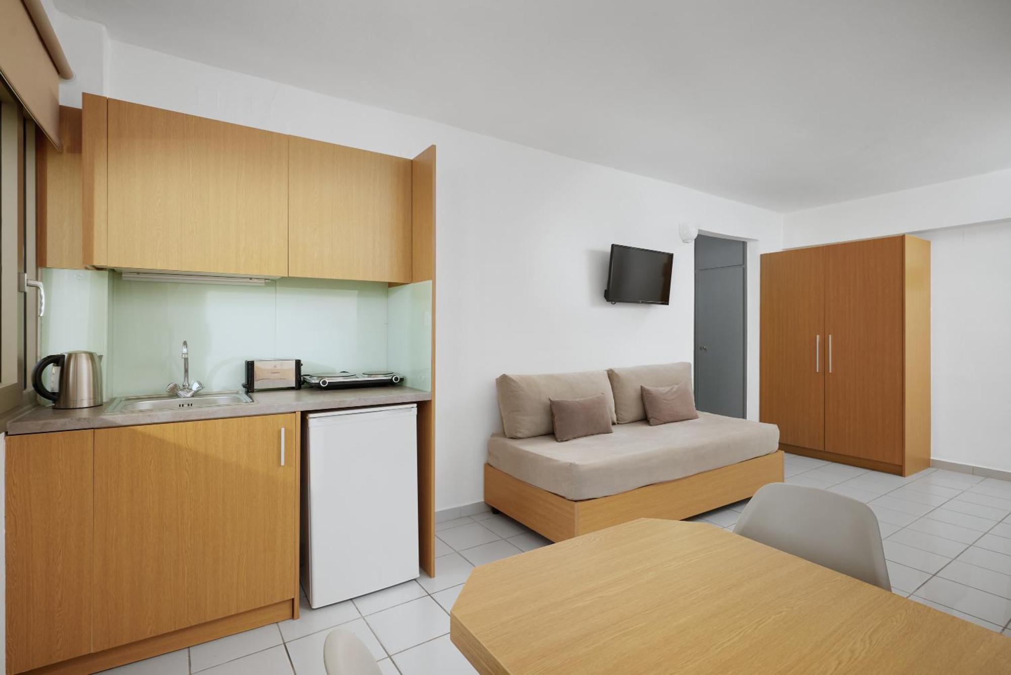 Acropolis Apartments Херсониссос Экстерьер фото
