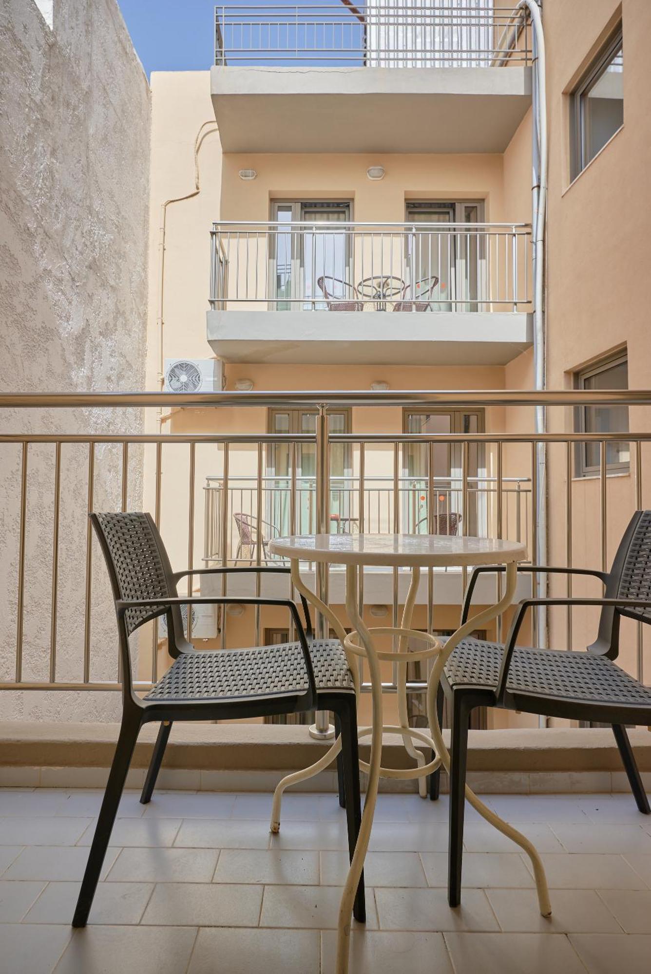 Acropolis Apartments Херсониссос Экстерьер фото