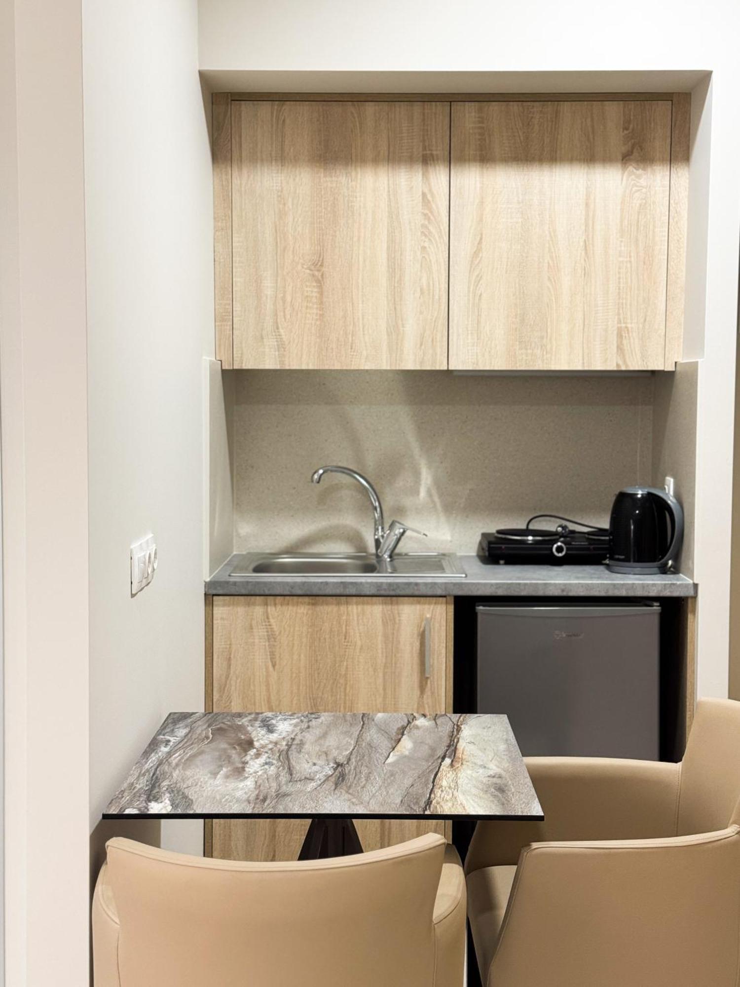 Acropolis Apartments Херсониссос Экстерьер фото