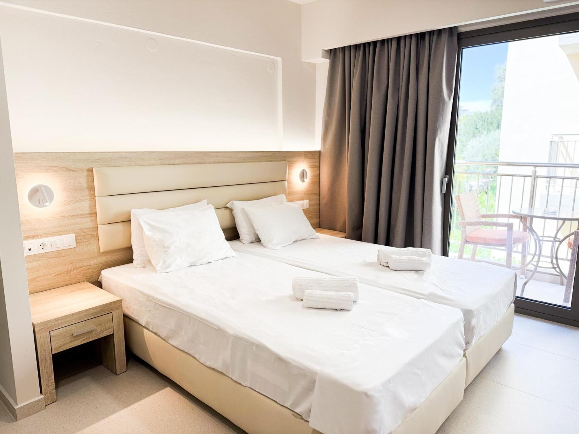 Acropolis Apartments Херсониссос Экстерьер фото